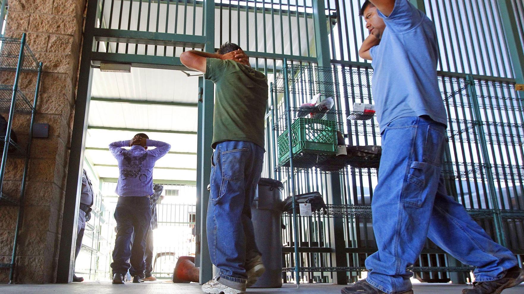 Las detenciones fronterizas cerca de ճܳó caen al mínimo en 3 años